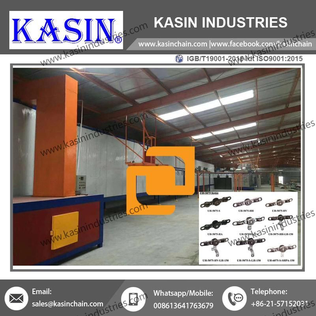 Invertovan&yacute; jednokolejn&yacute; dopravn&iacute;kov&yacute; syst&eacute;m pro dopravn&iacute;k se spir&aacute;lov&yacute;mi řetězy