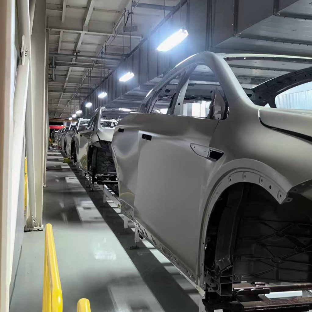 Das Kasin-Team f&uuml;hrt w&auml;hrend der Neujahrsfeiertage ein Upgrade der Bodenf&ouml;rderlinie im Autowerk XPENG durch
